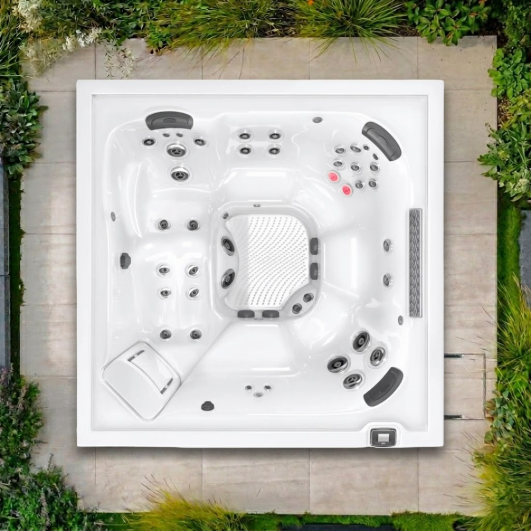 Jacuzzi J-LXL™ Hot Tub